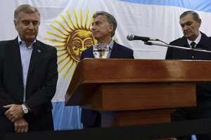 Oscar Aguad, Mauricio Macri y Marcelo Srur en una conferencia de prensa por el submarino. (Fuente: Télam)