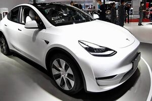China: un Tesla en piloto automático perdió el control y mató a dos personas