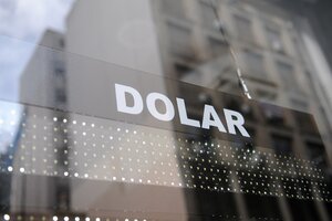 Dólar para arriba y buena licitación de deuda en pesos (Fuente: Dafne Gentinetta)