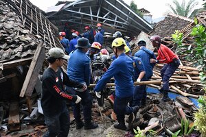 Terremoto en Indonesia: rescataron a un nene de 6 años que pasó dos días bajo los escombros 