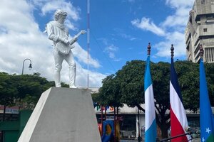 Costa Rica ya tiene su estatua de Gustavo Cerati de 2,30 metros de altura