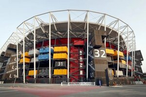 Mundial Qatar 2022: el estadio de los "contenedores" recibió su último partido y será desmontado