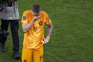 El neerlandés al que Messi le dijo "bobo" dijo que se sintió "decepcionado" (Fuente: EFE)
