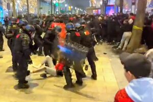 Tensión en París: más de 70 marroquíes fueron reprimidos y detenidos en París por festejar el triunfo de su país