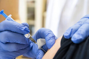Instalan vacunatorios móviles en Santa Fe y Rosario ante aumento de casos Covid  