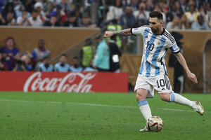 Así fue el gol de penal de Messi que puso a la Selección Argentina 1 a 0 ante Francia (Fuente: AFP)