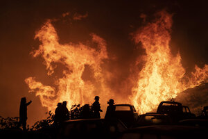 Un gran incendió dejó dos muertos y 400 casas destrozadas en Chile (Fuente: EFE)
