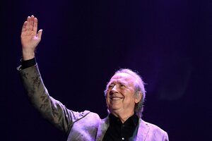 El emotivo adiós de Joan Manuel Serrat a los escenarios: cómo fue el histórico concierto (Fuente: AFP)
