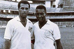 Menotti, Ramos delgado y Cejas, los tres argentinos que jugaron con Pelé en Santos