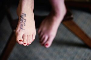 Feet Finder, el polémico negocio de vender fotos de pies en Tik Tok: cuánto se puede ganar (Fuente: Unflash)