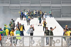 Brasil: Cientos de militantes de Bolsonaro invaden el Congreso y el Palacio del Planalto (Fuente: AFP)