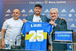 El presidente de Boca pidió perdón a un jugador por la guerra de la Triple Alianza (Fuente: NA)