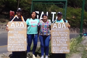 Caminata de Tartagal a Salta reclamando mejor educación 