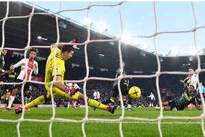 Premier League: Aston Villa de "Dibu" Martínez batió a Southampton   (Fuente: NA)