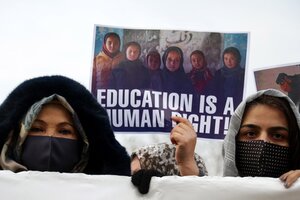 Afganistán: talibanes prohibieron a las mujeres hacer el examen de ingreso a la universidad