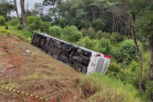 Tragedia en Brasil: volcó un micro y hay 5 argentinos fallecidos, entre ellos al menos un menor (Fuente: Télam)