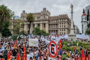 "Basta de mafia judicial": Masiva marcha en apoyo al juicio político a la Corte Suprema
