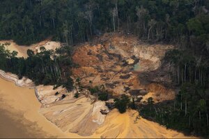 Minería en el Río Uraricoeara, enero 2022 (Fuente: Instituto Socioambiental Brasil)