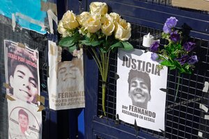 Reclamos de justicia, apoyo a la familia de Fernando Báez Sosa y vallas