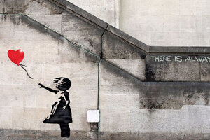 Banksy protestó por la utilización de su arte por parte de la marca Guess.