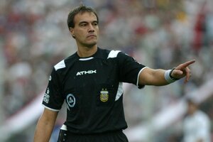 El exárbitro Gabriel Brazenas criticó el manejo del VAR en el fútbol argentino   (Fuente: Bernardino Avila)