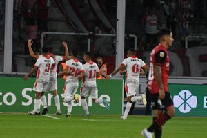 Instituto fue contundente ante Newell's (Fuente: Télam)