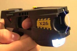 Fuerte rechazo de organismos de DD.HH. a la compra de pistolas Taser