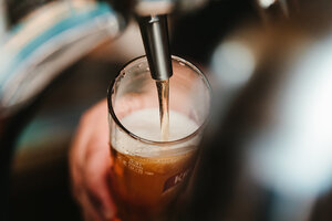 Además de vino de la costa, en Berisso, hay cerveza artesanal