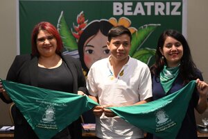 Familiares y organizaciones feministas exigen condena a El Salvador por el caso de Beatriz (Fuente: AFP)