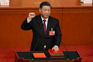 Xi Jinping jura después de ser reelegido como presidente para un tercer mandato (Foto: AFP).