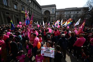 Italia: protestas en Milán por el bloqueo de inscripción de hijos de parejas homosexuales nacidos en el extranjero