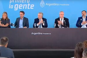 Alberto Fernández: "Estamos poniendo de pie y mejorando el sistema de salud"