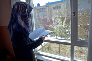 Las chicas de entre 11 y 18 años tienen prohibido el acceso a la educación secundaria en Afganistán. Imagen: AFP.  