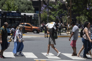 La ciudad de Buenos Aires tuvo 13 días consecutivos de calor extremo y alerta roja en marzo de 2023. (Fuente: Télam)
