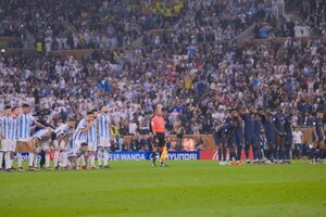 Uno de los momentos de mayor tensión de la Copa del Mundo, durante los penales en la final entre Argentina y Francia (Captura: FIFA).