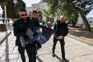 Tensión y repudios por la incursión de la policía israelí en la mezquita Al Aqsa (Fuente: AFP)