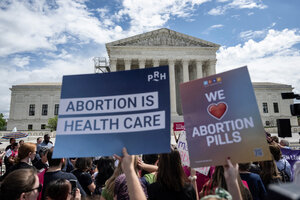 La Corte Suprema de EEUU garantiza el acceso a píldora abortiva mientras continúa batalla legal   (Fuente: AFP)