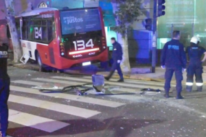Brutal choque de colectivos: al menos 16 heridos en el barrio de Parque Patricios (Fuente: Twitter)