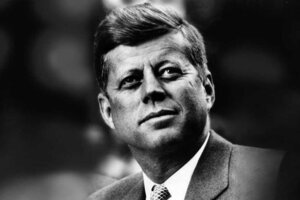 John Kennedy nació el 29 de marzo de 1917.
