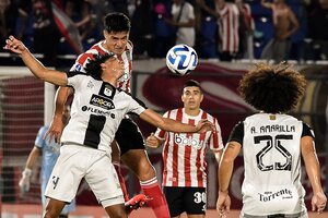 Copa Sudamericana: Estudiantes goleó a  Tacuary en Paraguay (Fuente: AFP)