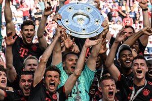 Todo Bayern Múnich celebra la obtención de otra Meisterschale (Fuente: AFP)