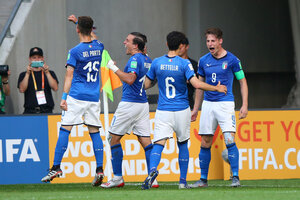 Los italianos intentarán pasar a cuartos de final. (Foto: FIFA)