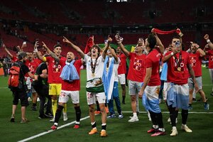 Galería de fotos del campeón de la Europa League: festejo argentino en el Sevilla (Fuente: AFP)