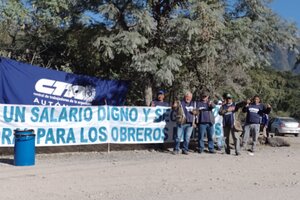 Protesta de trabajadores mineros por mejoras salariales