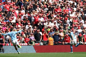 Ilkay Gundogan, del Manchester City, celebra el gol de apertura durante el partido de la final de la Copa FA inglesa ante el Manchester United en el estadio de Wembley. (Fuente: AFP)