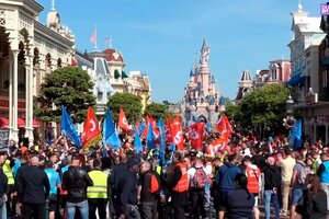 Disney París: trabajadores tomaron un icónico castillo para pedir aumento salarial