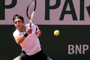 Roland Garros: Tomás Etcheverry busca las semifinales ante Zverev (Fuente: AFP)