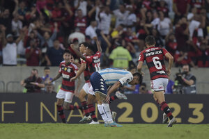 Racing cayó en el Maracaná ante Flamengo y no pudo sellar el primer puesto en su zona