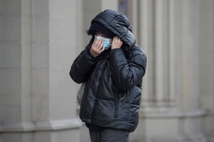 Las mascarillas vuelven a ser obligatorias en los colegios de Chile (Fuente: AFP)