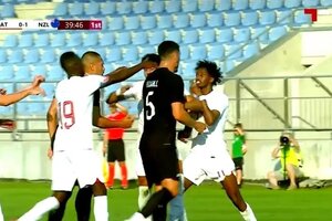 Suspenden partido entre Qatar-Nueva Zelanda por insultos racistas 